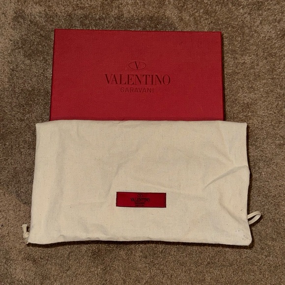 Valentino Garavani’s Rockstud sandal - Picture 8 of 8